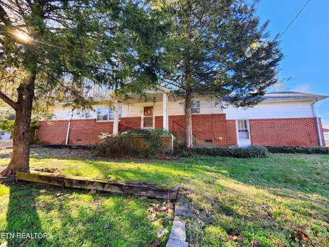 500 Baumgartner Rd, Harriman, TN 37748