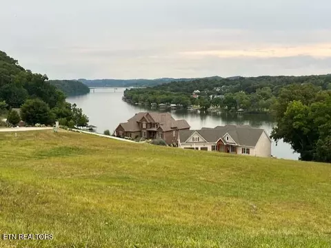 340 Silent River Ln, Loudon, TN 37774