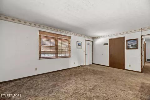 1968 E Wolf Valley Rd, Heiskell, TN 37754 photo 6