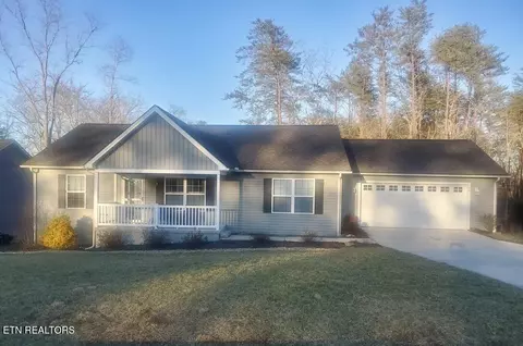 36 Patrick Dr, Crossville, TN 38555