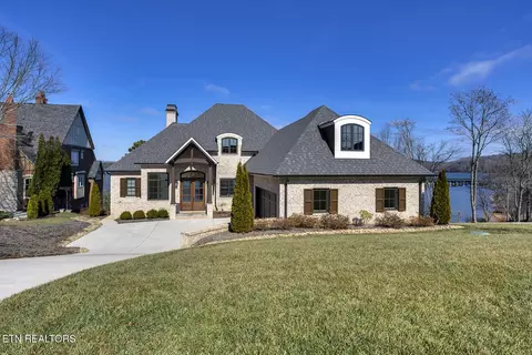 298 Cypress Pointe Dr, Lenoir City, TN 37772