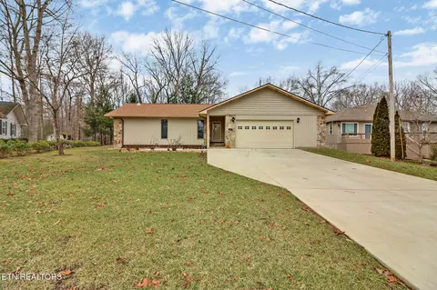 12 Black Oak Cir, Crossville, TN 38558