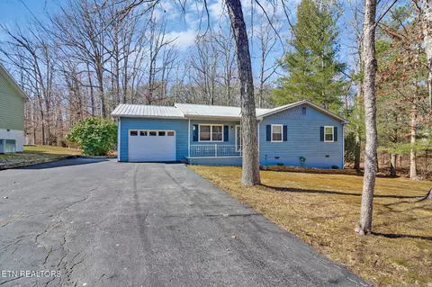 262 Mockingbird Dr, Crossville, TN 38555