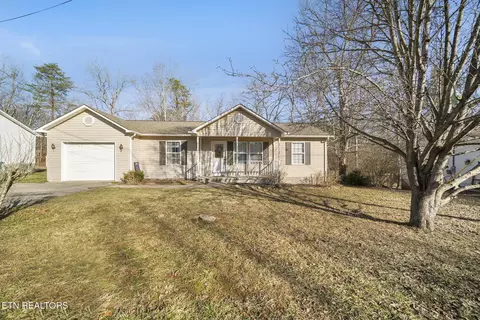 43 Marymont Dr, Crossville, TN 38555