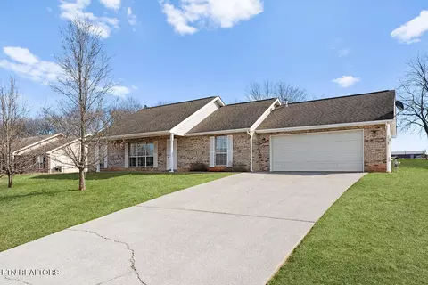 203 S Rolling Ridge Ln, Vonore, TN 37885