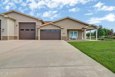 193 Holly Tree Dr, Crossville, TN 38555
