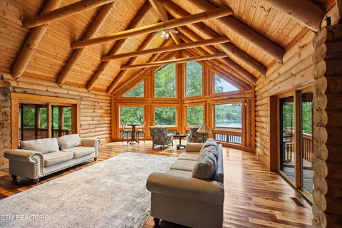1981 Cove Pointe Rd, La Follette, TN 37766