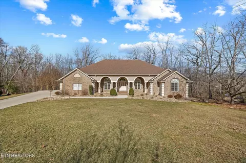 64 Cedar Ridge Ct, Crossville, TN 38558