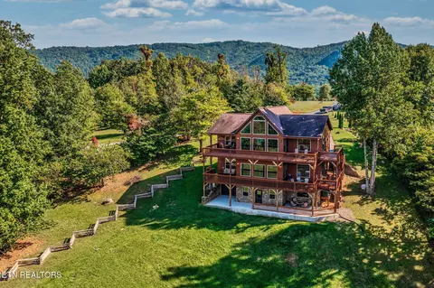 2666 Schisandra Ln, Cosby, TN 37722