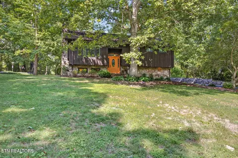 953 Mimosa Ln, Crossville, TN 38572