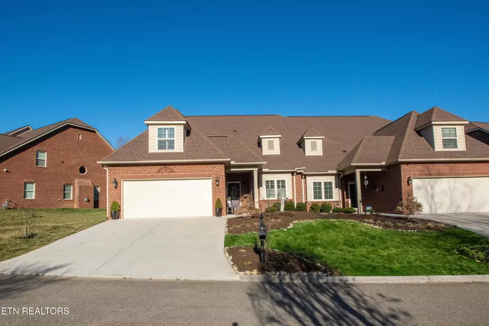Exterior - 6054 Round Hill Ln, Knoxville, TN 37912 photo 1 of 4