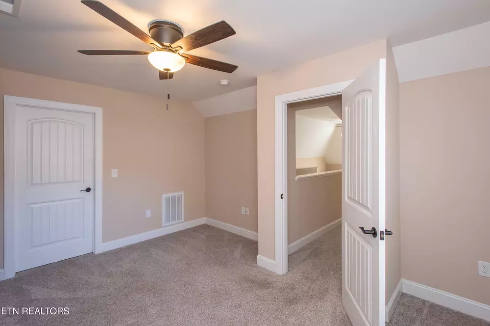Bedroom - 6054 Round Hill Ln, Knoxville, TN 37912 photo 9 of 9