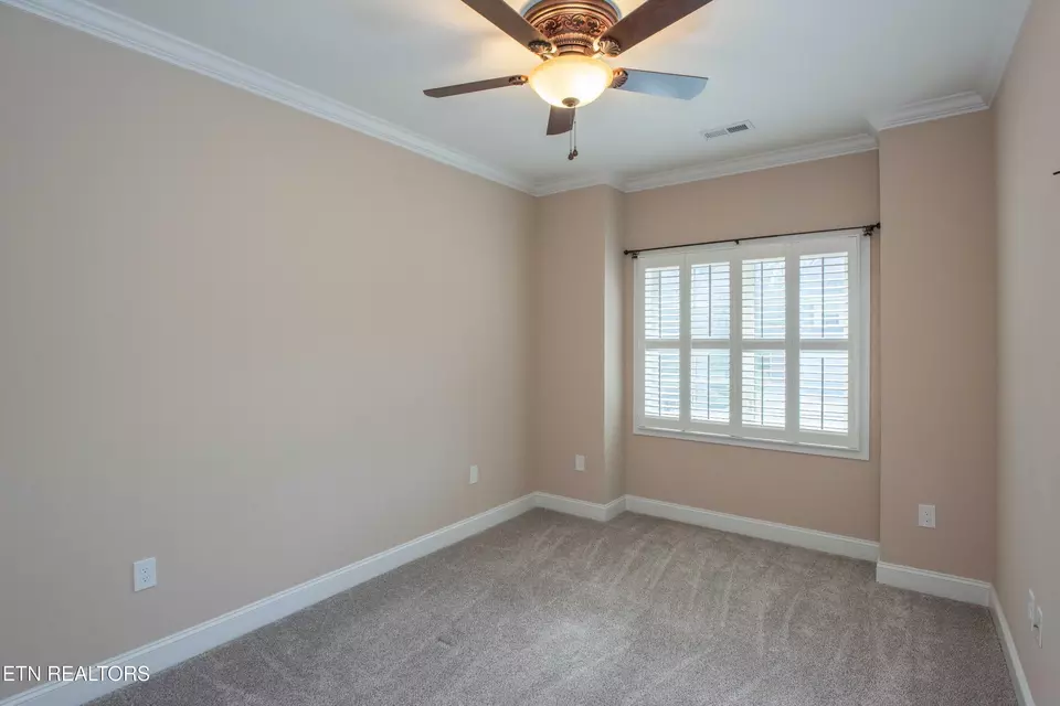 Bedroom - 6054 Round Hill Ln, Knoxville, TN 37912 photo 3 of 9