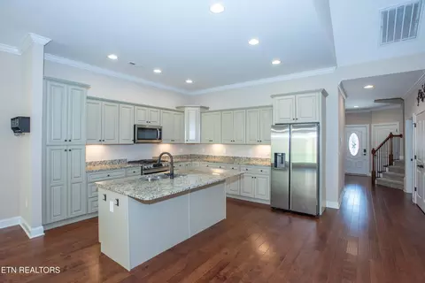 Kitchen - 6054 Round Hill Ln, Knoxville, TN 37912 photo 1 of 5