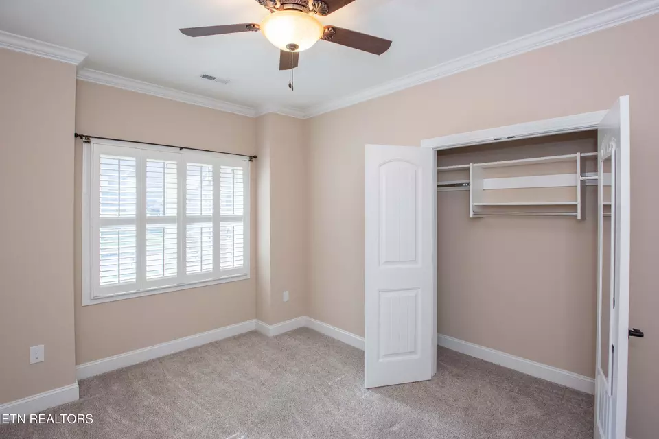 Bedroom - 6054 Round Hill Ln, Knoxville, TN 37912 photo 4 of 9