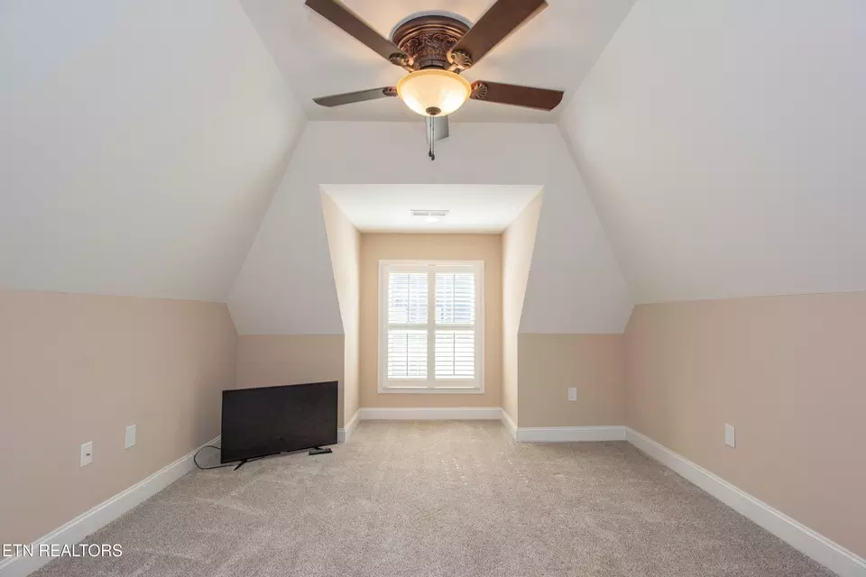 Bedroom - 6054 Round Hill Ln, Knoxville, TN 37912 photo 7 of 9