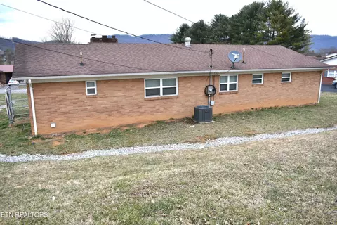 Exterior - 188 Coleman St, Harrogate, TN 37752 photo 6 of 9