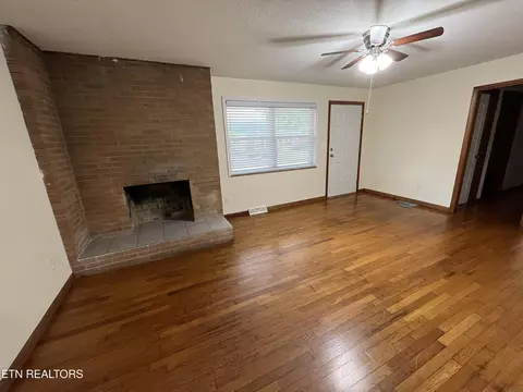Living - 188 Coleman St, Harrogate, TN 37752 photo 1 of 2