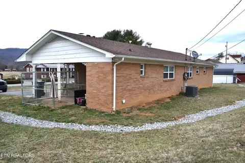 Exterior - 188 Coleman St, Harrogate, TN 37752 photo 3 of 9