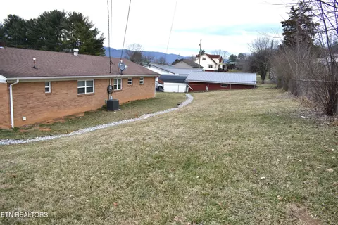 Exterior - 188 Coleman St, Harrogate, TN 37752 photo 5 of 9