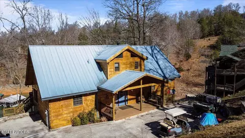 268 W Deerwalk Ln, La Follette, TN 37766