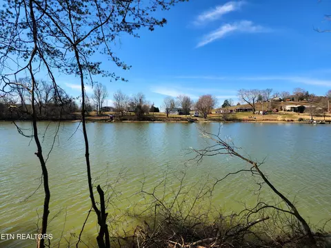 130 Hart Orchard Rd, Kingston, TN 37763