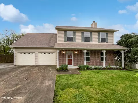 1310 Chatam Ridge Ln, Knoxville, TN 37932