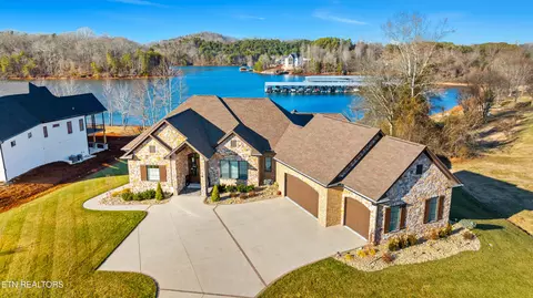 365 Pineberry Dr, Vonore, TN 37885