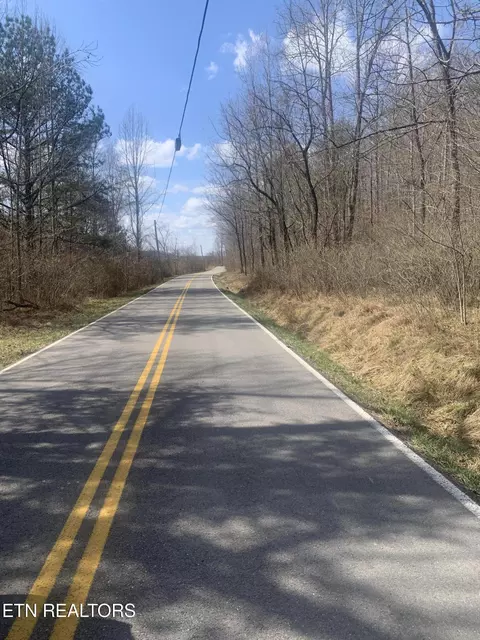100 C E Todd Rd, Sunbright, TN 37872 photo 4