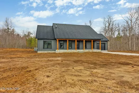 1076 Hargis Rd, Grimsley, TN 38565 photo 2
