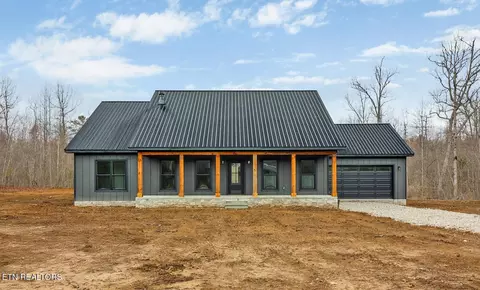 1076 Hargis Rd, Grimsley, TN 38565