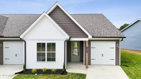 1820 Lateglow Way, Knoxville, TN 37931