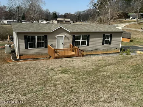 1594 Covington Rd, Dandridge, TN 37725