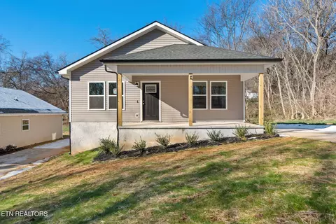 1205 NW Dakota Ave, Knoxville, TN 37921