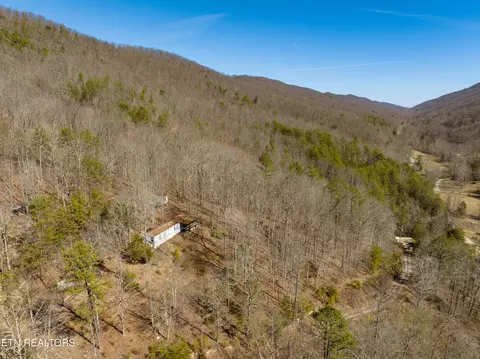 7280 Snake Hollow Rd, Sneedville, TN 37869