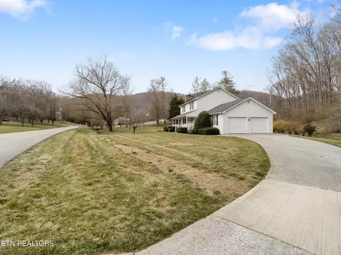 308 Wheeler Ln, La Follette, TN 37766