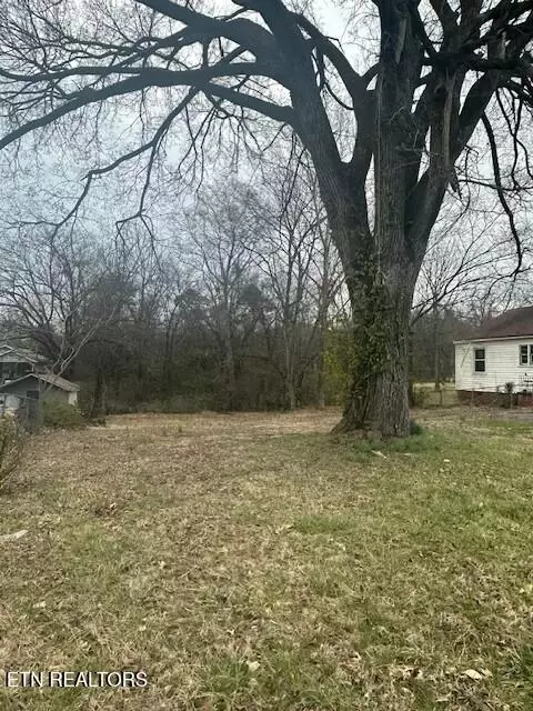 4310 Woodlawn Pike, Knoxville, TN 37920