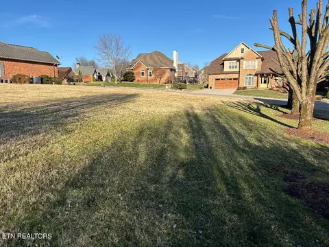 2415 Rosemeade Dr, Morristown, TN 37814