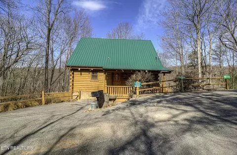 1523 Sky View Dr, Sevierville, TN 37876