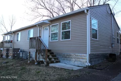 114 N Jefferson Cir, Oak Ridge, TN 37830