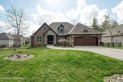 12 Inwood Dr, Crossville, TN 38558