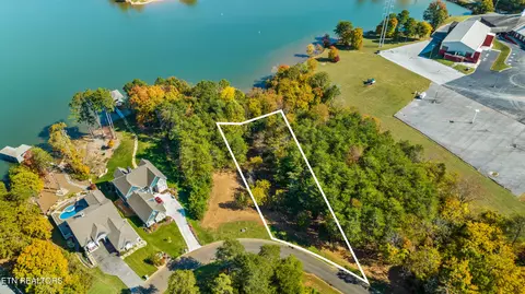 104 Falcon Trail, Vonore, TN 37885