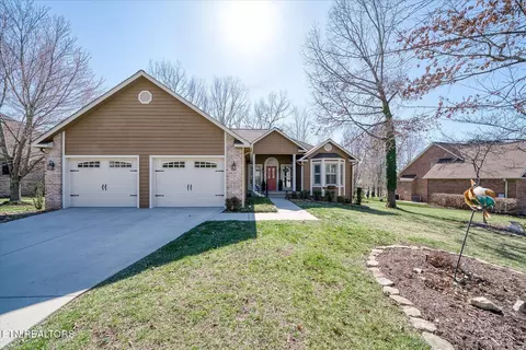 23 Hurstwood Ln, Crossville, TN 38558