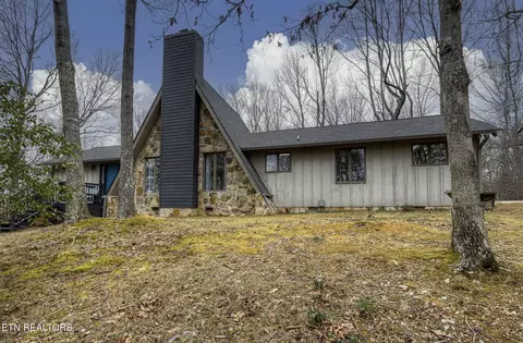 514 Unicoi Lakes Rd, Tellico Plains, TN 37385