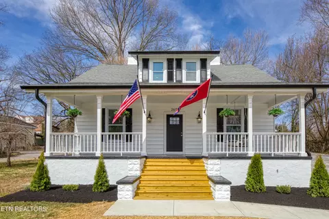 2615 Woodrow Dr, Knoxville, TN 37918
