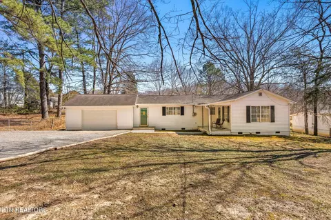 833 Ridgeview Dr, Clinton, TN 37716