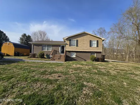 162 Sequoia Dr, Ewing, VA 24248 photo 1