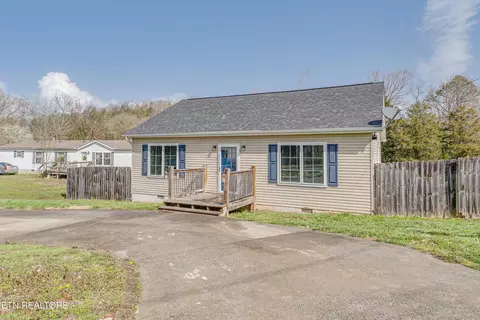 813 Harvest Meadows Dr, Kodak, TN 37764