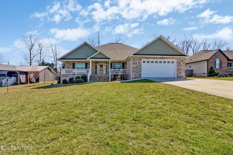 35 Satsuma Dr, Crossville, TN 38555