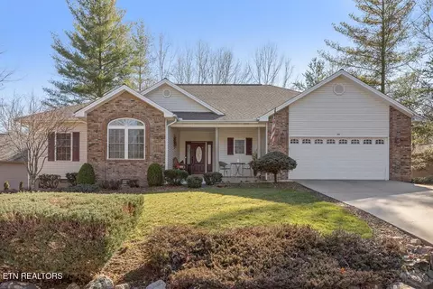 36 Holly Ln, Crossville, TN 38558